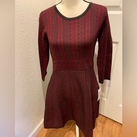 Nina Leonard Dresses & Skirts - Sweater Dress Wine/black Size Large Nina Leonard snuggly warm gorgeous NWT
